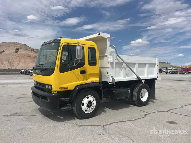 2000 Isuzu FTR 4x2 Dump Truck