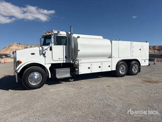 2007 Peterbilt 357 6x4 Fuel and Lube Truck