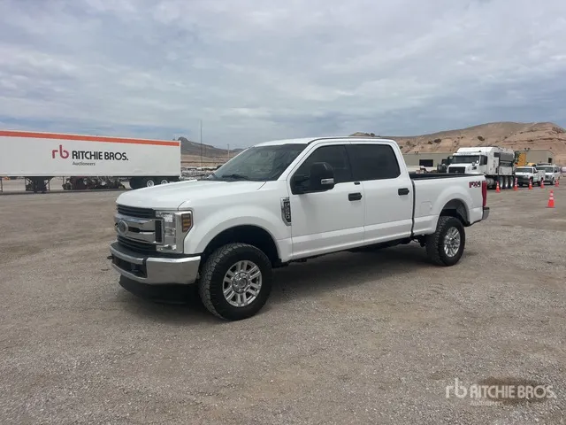 2018 Ford F-250 STX 4x4 Crew Cab Pickup