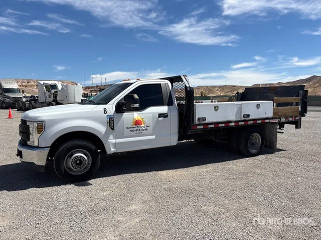 2019 Ford F-350 XL 4x2 Flatbed Truck