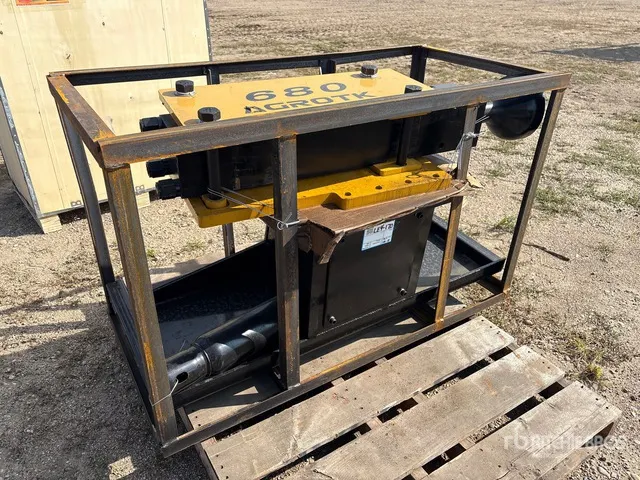 2026 AGT PD680-PZ 48 in Skid Steer Post Driver (Unused)