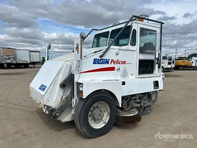 2001 Elgin Pelican Sweeper Truck