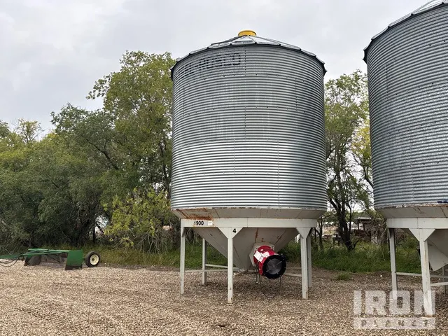 Westeel +/- 1900 bu 5 Ring Hopper Wet Grain Bin
