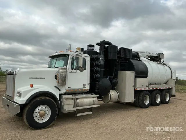 Vactor HXX on 2015 Western Star 4900SF 8x6 Vacuum Excavator Truck