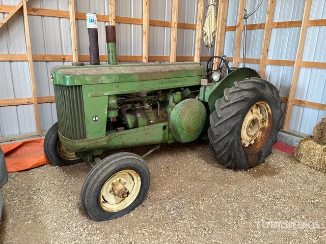 John Deere 2WD Tractor (Inoperable)