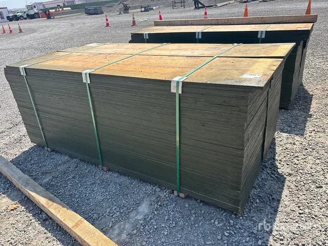Quantity of (100) 3/4" 2x8 MDO G1S With Smooth Overlay 1 Side Douglas Fir 7 Ply No Stamp Formply Plywood (Unused)