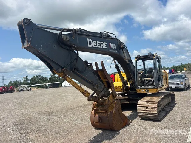 2011 John Deere 200D LC Tracked Excavator (Inoperable)