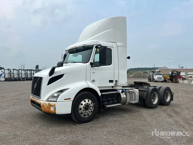 2020 Volvo VNR 6x4 T/A Day Cab Truck Tractor