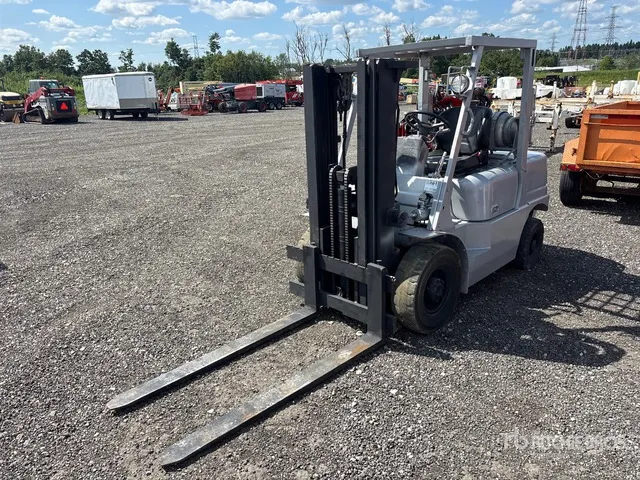 1991 Halla 25 Pneumatic Tire Forklift