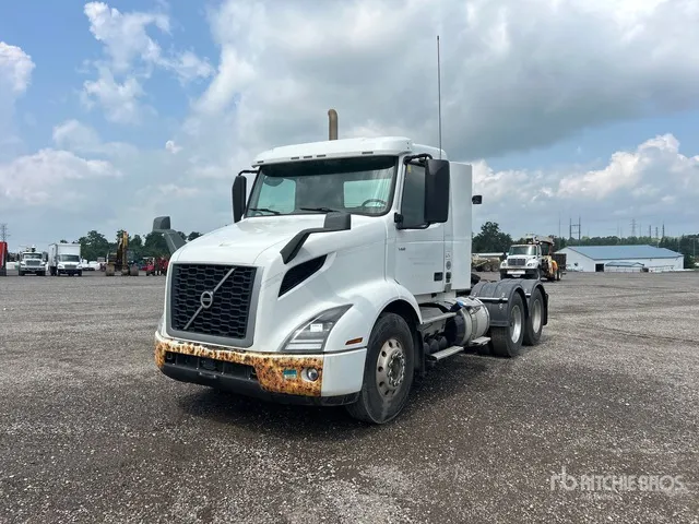 2019 Volvo VNR 6x4 T/A Day Cab Truck Tractor
