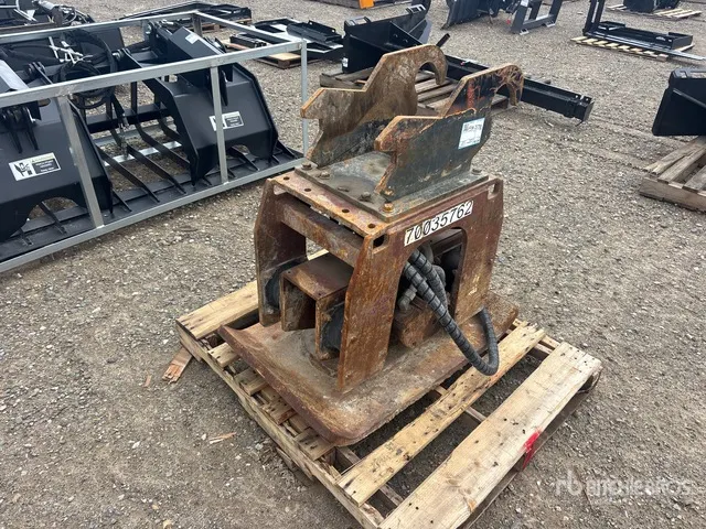 Allied D32C8 35 in Plate Compactor Attachment