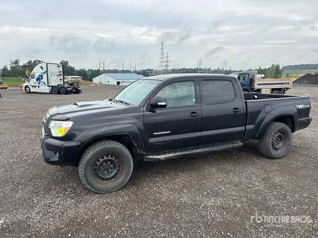2015 Toyota Tacoma 4x4 Crew Cab Pickup