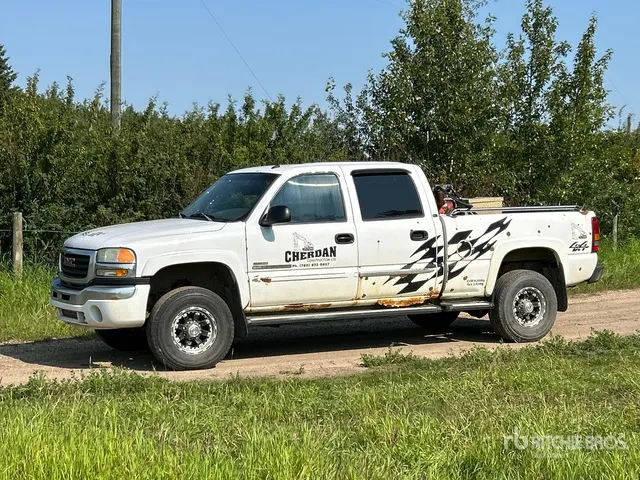 2003 GMC Sierra 2500HD SLT 4x4 Crew Cab Pickup