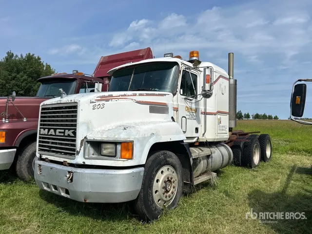 Mack 203 6x4 T/A Sleeper Truck Tractor (Inoperable)