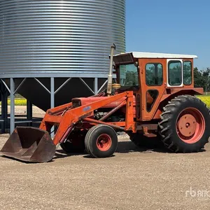 1972 Co-op Implements 800 2WD Tractor