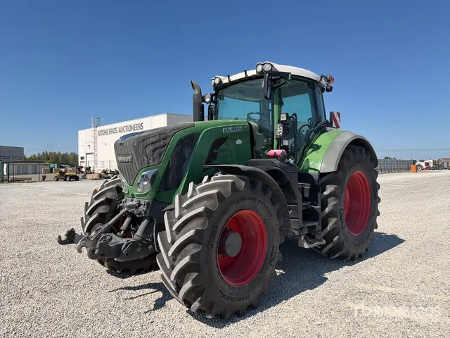2015 Fendt 828 Vario 4WD Tractor