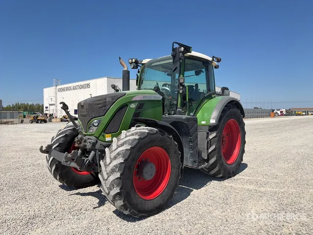 2019 Fendt 718 Vario 4WD Tractor