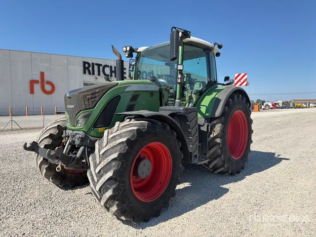 2016 Fendt 724 Vario 4WD Tractor