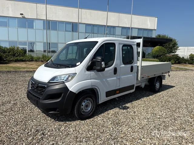 2023 Opel Movano 2.2 103 KW DOKA Crew Cab Flatbed Truck