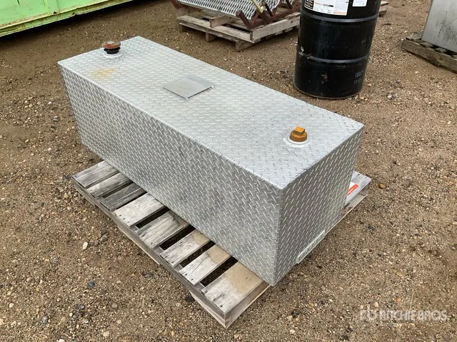 100 gal Aluminum Checker Plate Fuel Tank