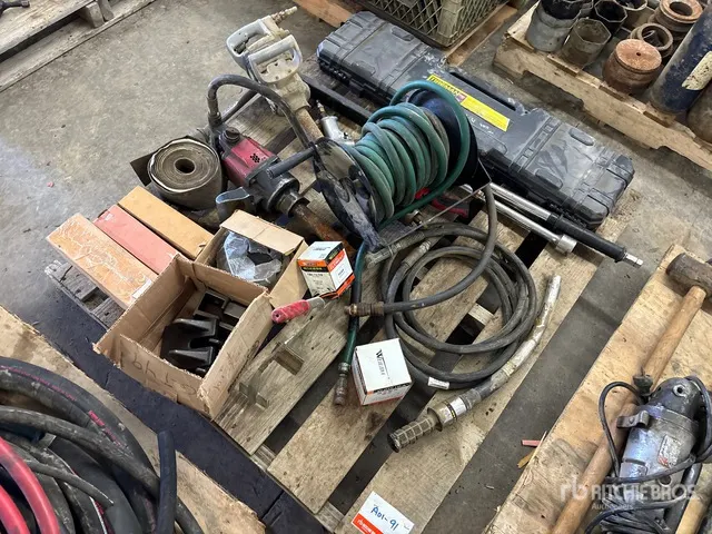 Quantity of (2) Torque Wrenches