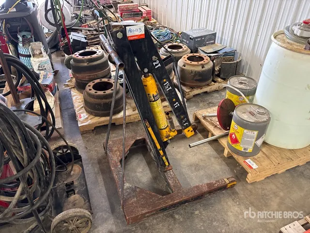 Powerfist 2 Ton Hydraulic Shop Crane
