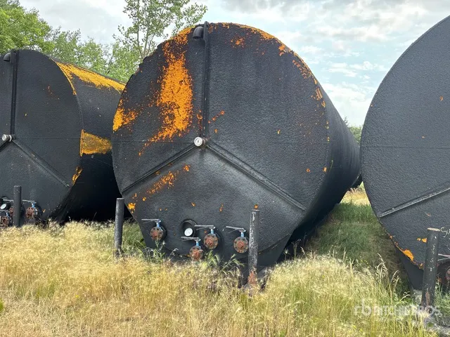 11100 L 12 ft x 35 ft Insulated Water Tank