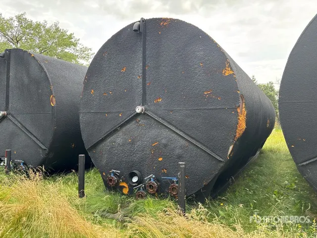 11100 L 12 ft x 35 ft Insulated Water Tank