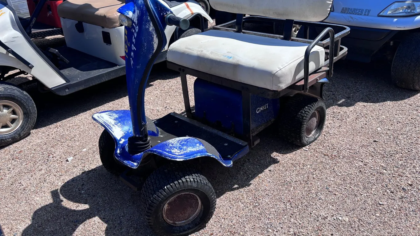 VINTAGE CRICKET ELECTRIC CART | FOR PARTS/REPAIRS