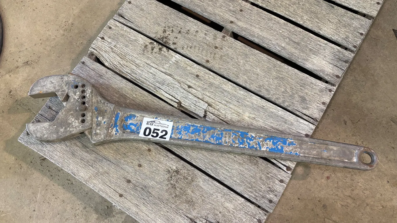 OVERSIZED 3' ADJUSTABLE WRENCH