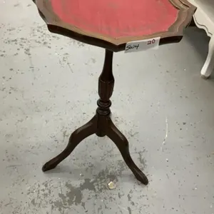 VINTAGE SIDE TABLE/PLANT STAND