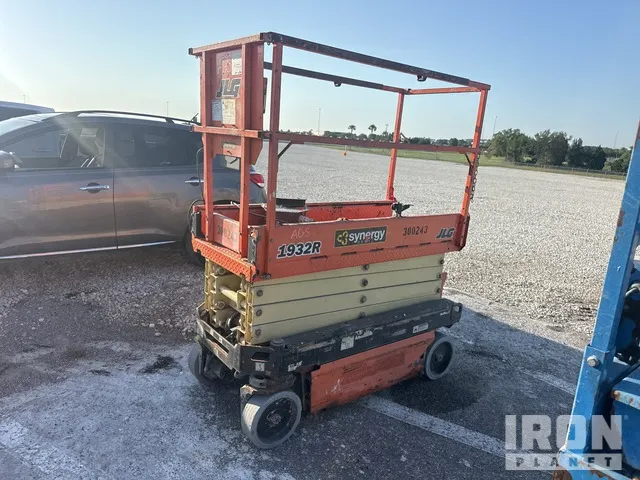 2018 JLG 1932R Electric Scissor Lift