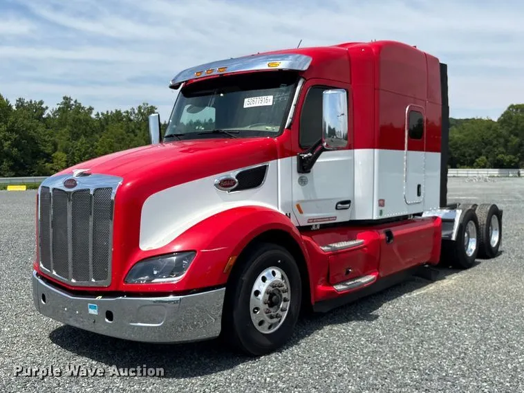 2019 Peterbilt 579 semi truck