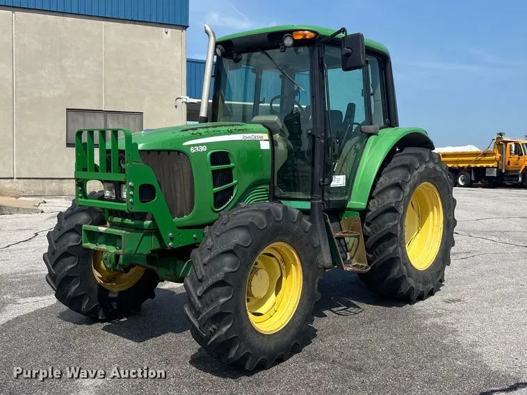2009 John Deere 6330 MFWD tractor