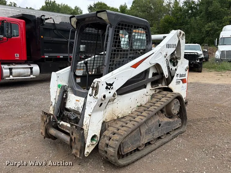 2014 Bobcat T650 tracked skid steer loader
