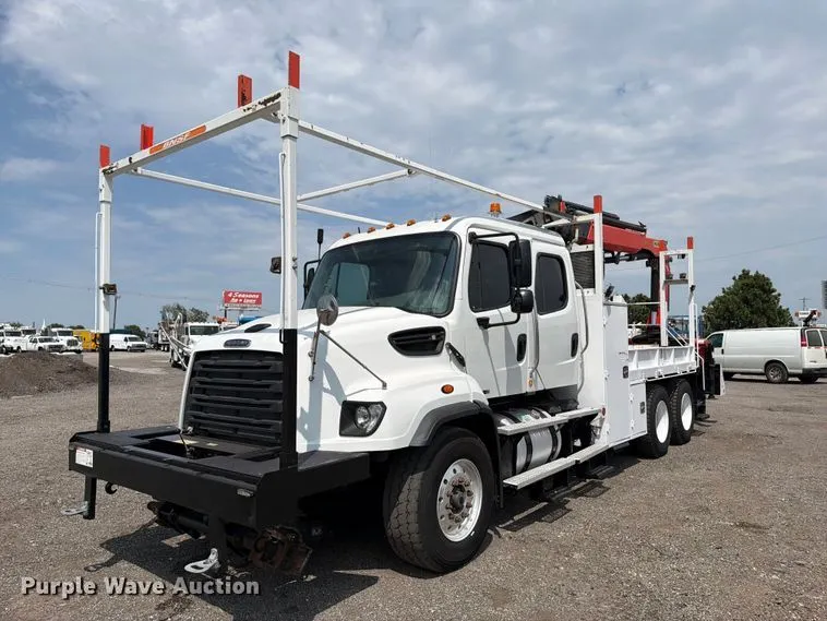 2014 Freightliner 114SD Crew Cab crane truck