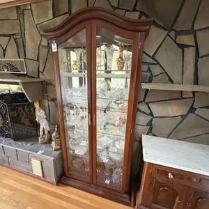 Chins Cabinet