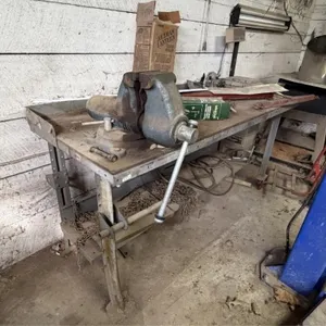 Metal Stand with Vise