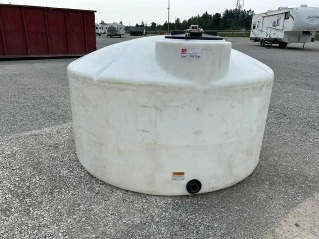 Water 1,100 Gal Polyethylene Tank