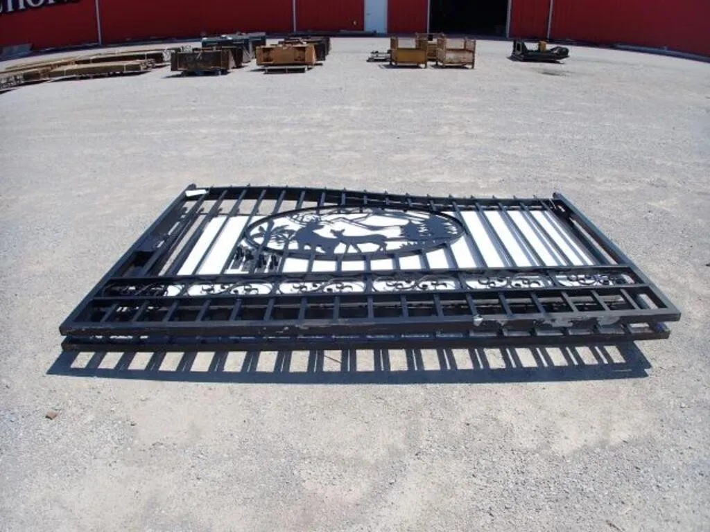 Qty Of (1) Set 10 Ft Bi-Parting Gates