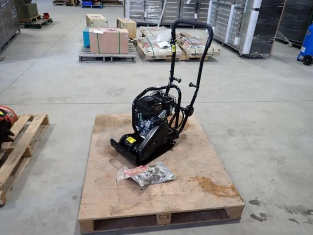 UNUSED 17 In. x 11.8 In. Plate Compactor
