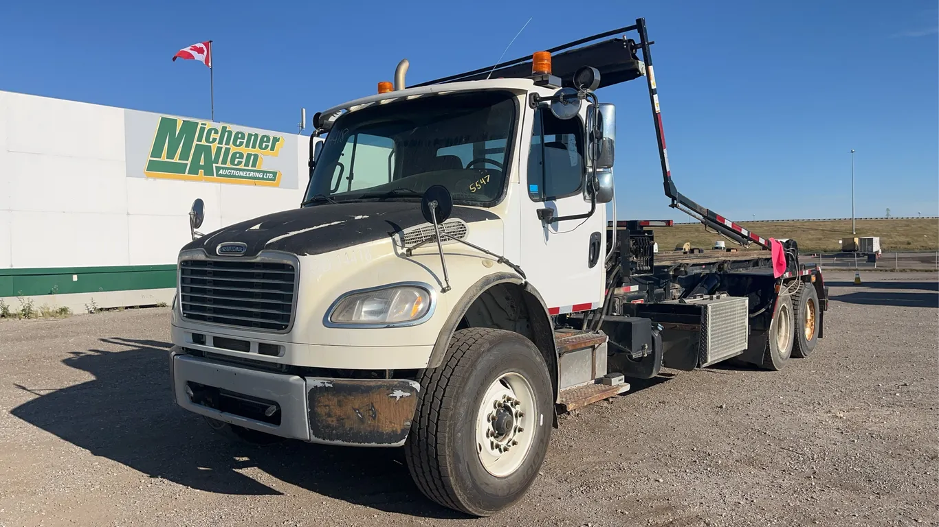 2015 Freightliner M2 106 T/A Roll Off Truck