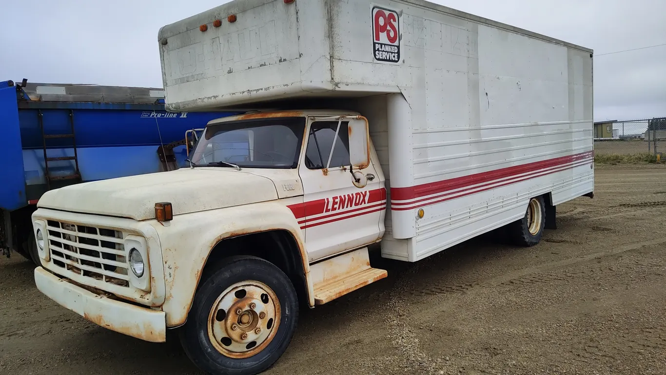 Non-Operable 1974 Ford F-600 S/A Van Body Truck