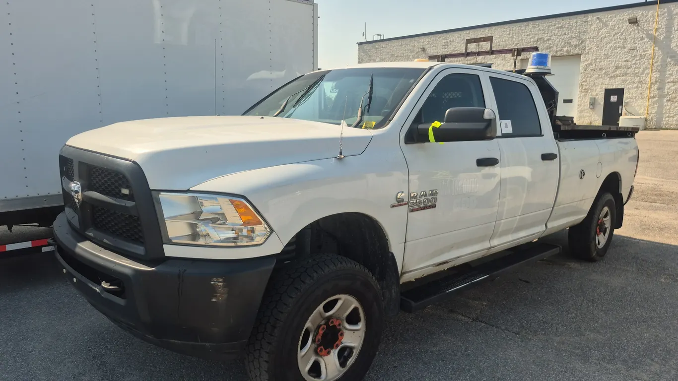 Non-Operable 2016 Ram 3500 4x4 ST 4dr Crew Cab 8 ft. LB Pickup 4x4