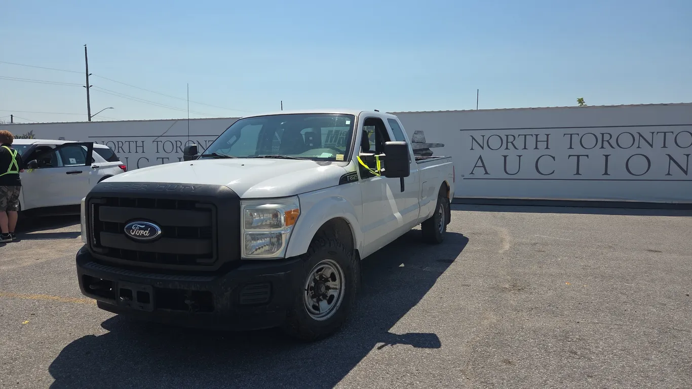 2011 Ford F-250 Super Duty 4x2 XL 4dr SuperCab 8 ft. LB Pickup RWD