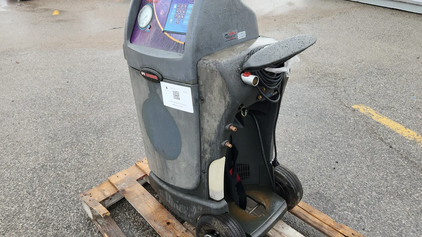 2007 Robinar Refrigerant Recovery & Recharging Station