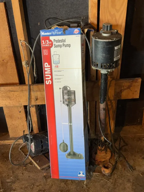Wayne Half Horsepower Pedestal Sump Pump with Master Plumber Boxed Unit