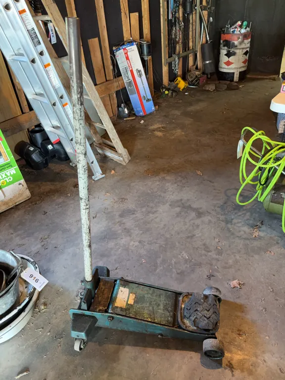 Sears Roebuck and Co Craftsman 1 1/2 Ton Hydraulic Floor Jack Model 770 101