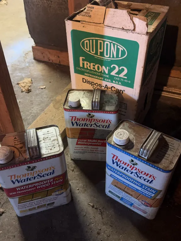 DuPont Freon 22 Canister and Thompson's WaterSeal Cans Lot