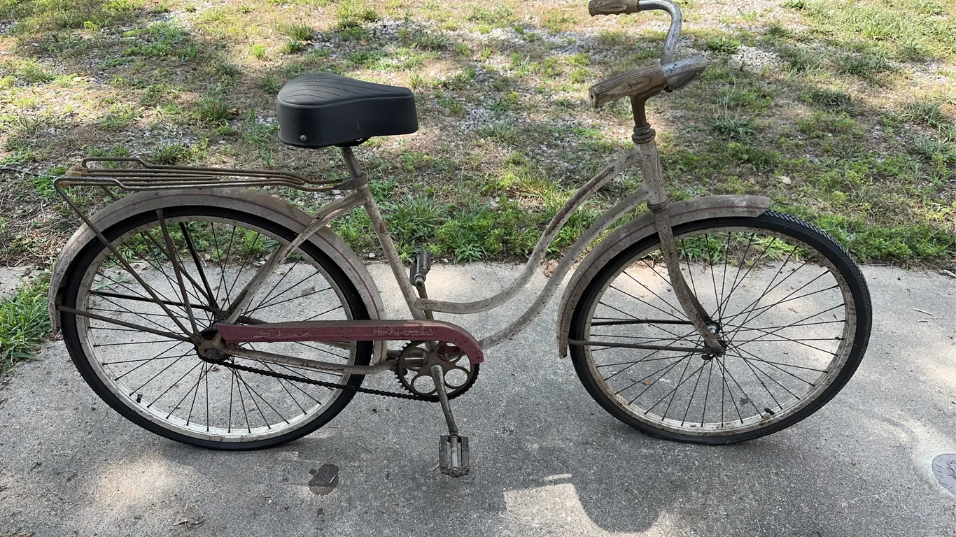 Schwinn Hollywood Ladies Step Through Cruiser Bicycle With Wald Pedals